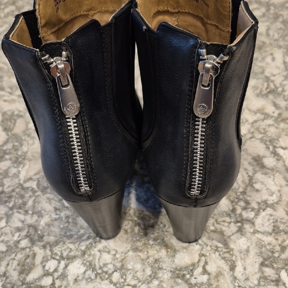 Adrienne Vittadini Black Leather Ankle Boots In 10m - Picture 3 of 10